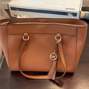 NWT Michael Kors tan leather Sullivan luggage tote bag work bag laptop purse